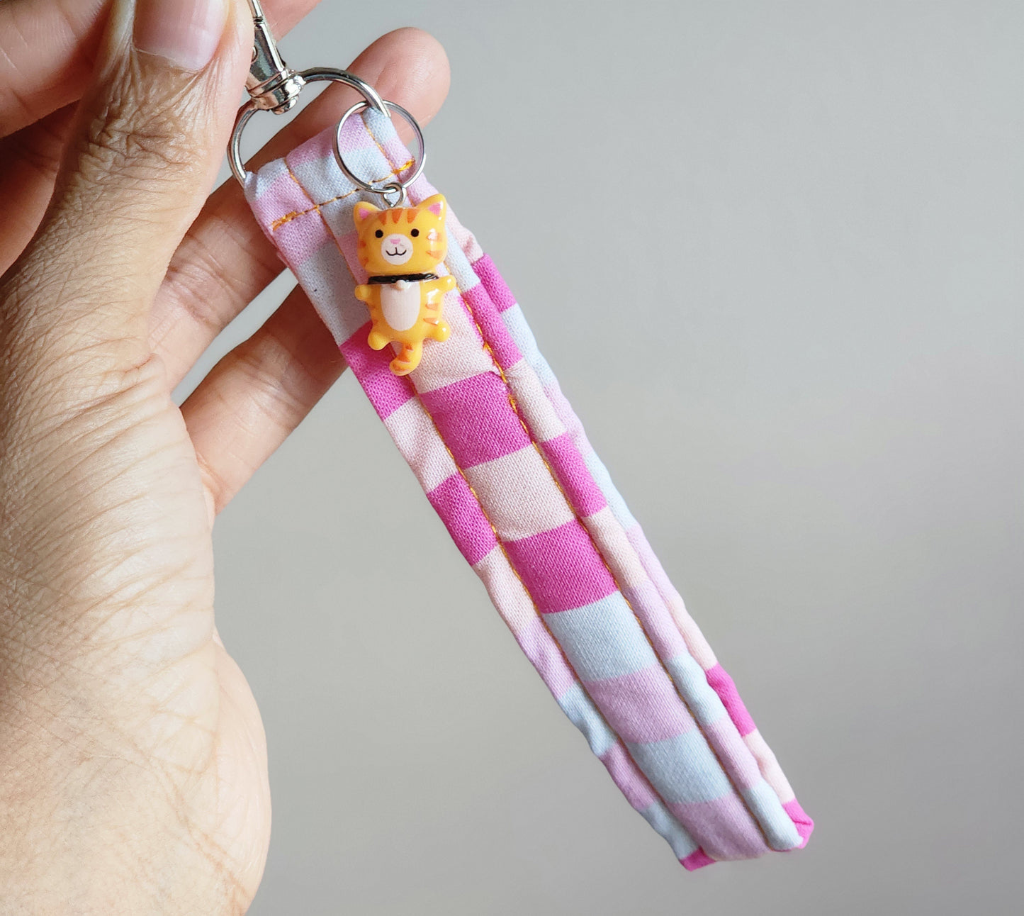 multicolor checkered wristlet keychain