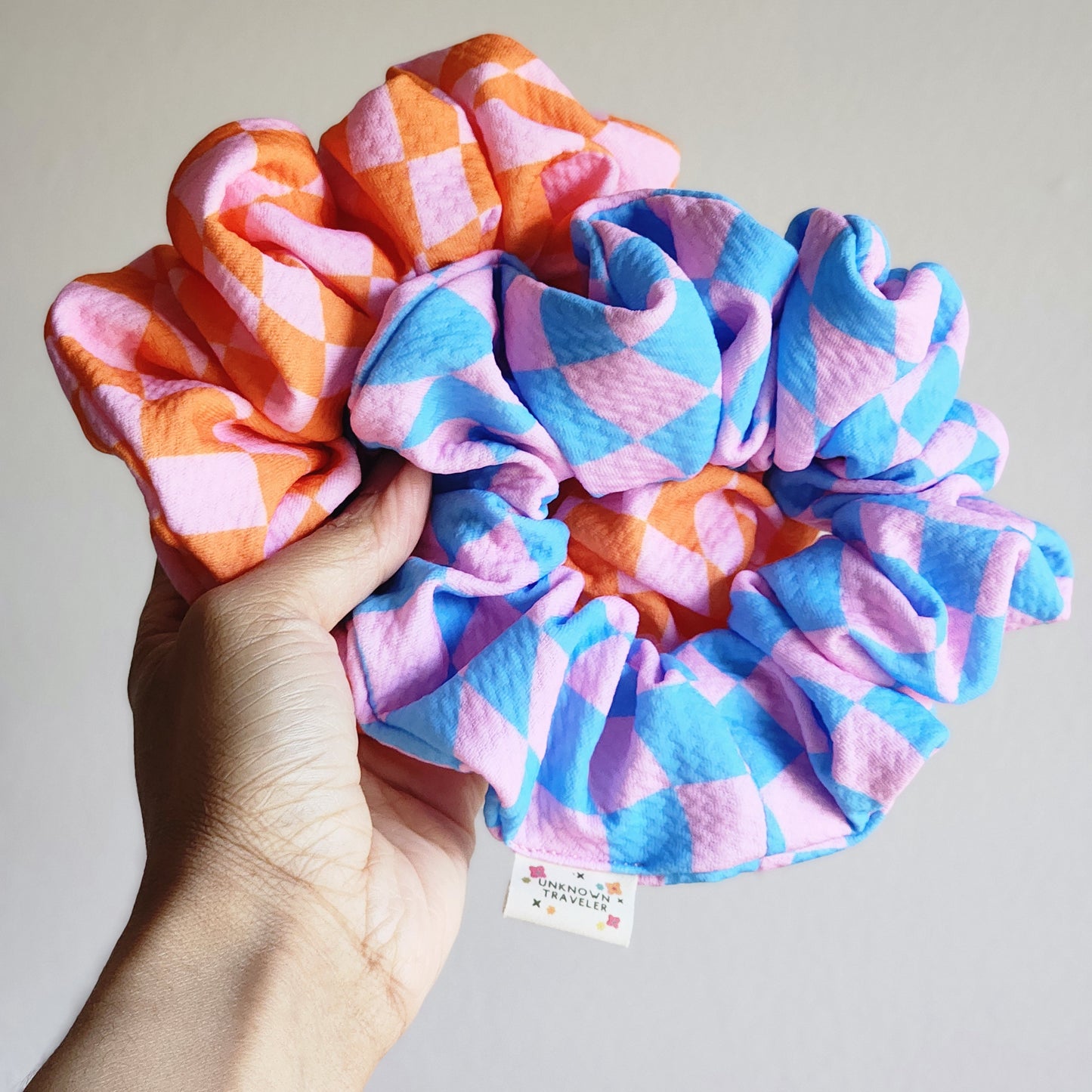 XL racing checkered scrunchie (blue)